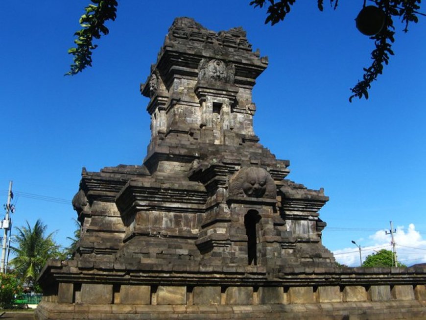 Berkunjung ke Candi Singosari yang Bersejarah