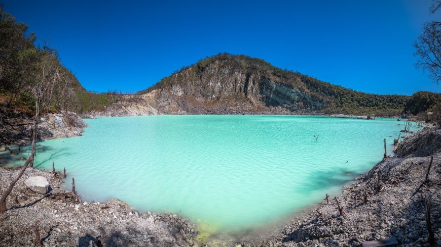 Kawah Putih, Keindahan Magis dan Suasana Kawah