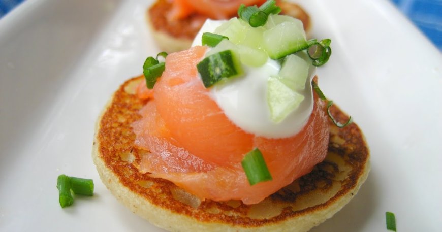 Blini Kentang Wafel dengan Salmon Asap