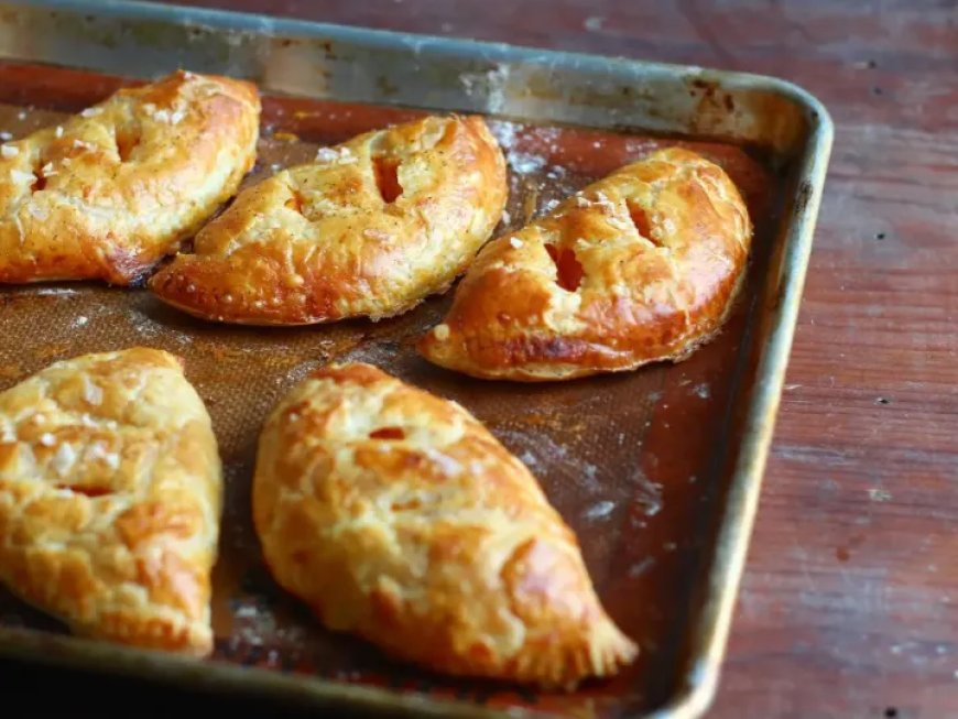 Empanada Kue Keju Ubi Jalar