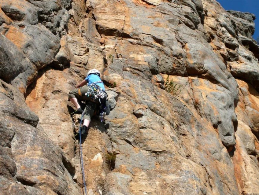 Panjat Gunung dan Panjat Tebing di Oseania