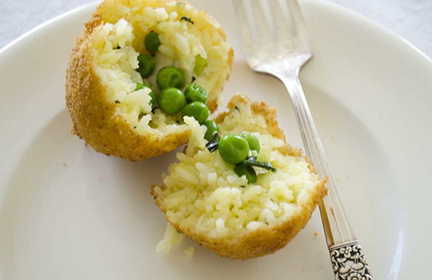 Arancini dengan Kacang Polong dan Mozzarella