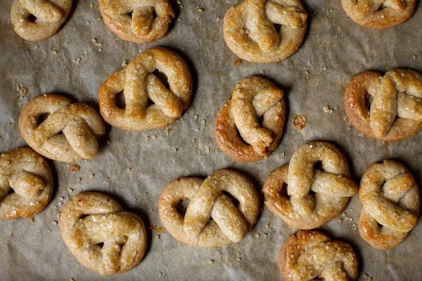 Pretzel Manis Bergula ala Swedia