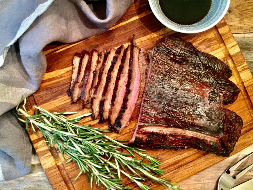 Steak Florentine yang diasinkan dengan Balsamic dan Rosemary