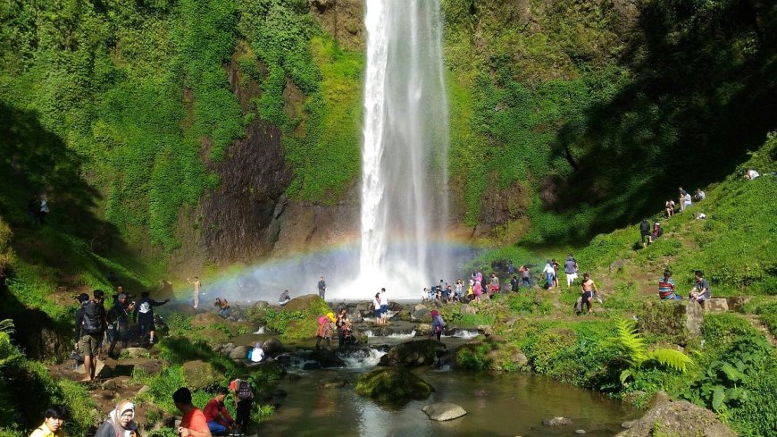 Berkunjung ke Bandung