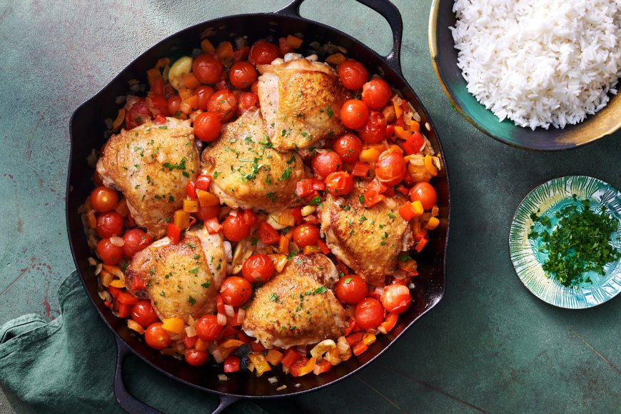 Ayam Panggang dengan Zucchini dan Saus Tomat Bawang Putih