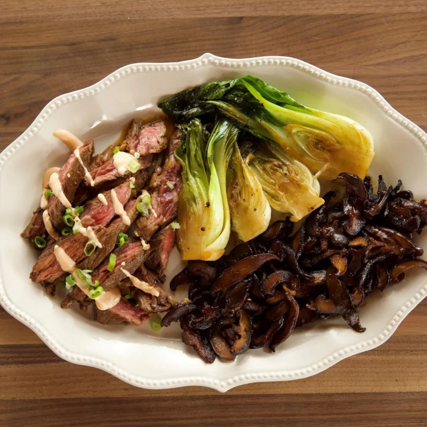 Steak Panggang dengan Panci dan Bok Choy dengan Mentega