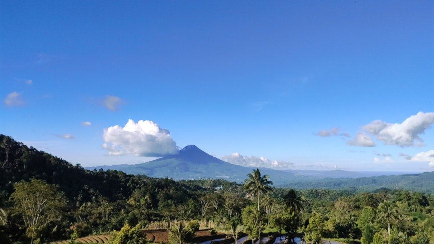 Gunung Klabat gunung berapi tertinggi di Pulau Sulawesi