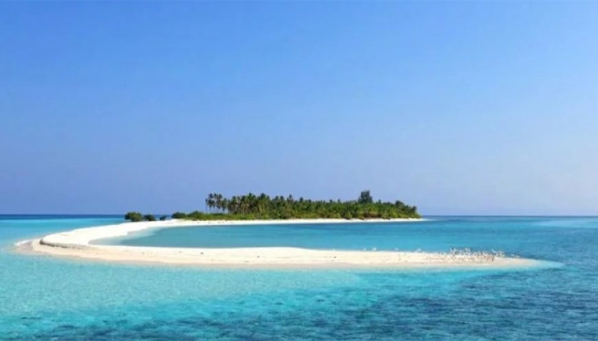 Pulau Selayar pulau utama Kepulauan Selayar di lepas pantai