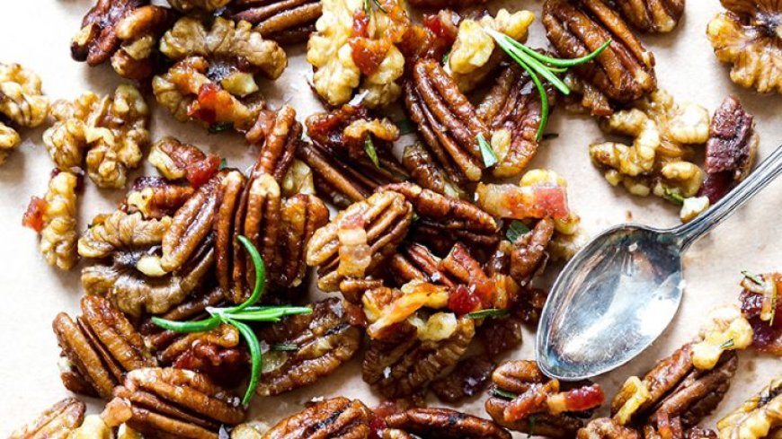 Kacang Pecan Panggang dengan Rosemary