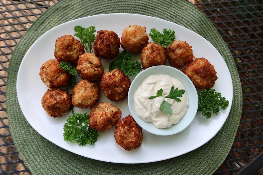 Bola Boudin Goreng dengan Saus Mustard Creole