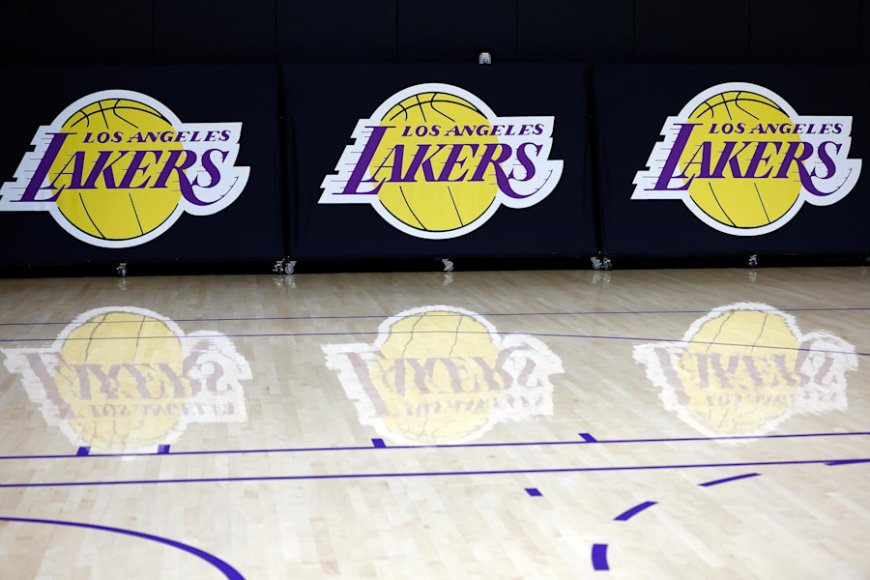 Lakers Luncurkan Lapangan Edisi Kota 'California Destiny'