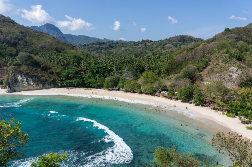 Maumere pelabuhan laut di Pulau Flores , Indonesia