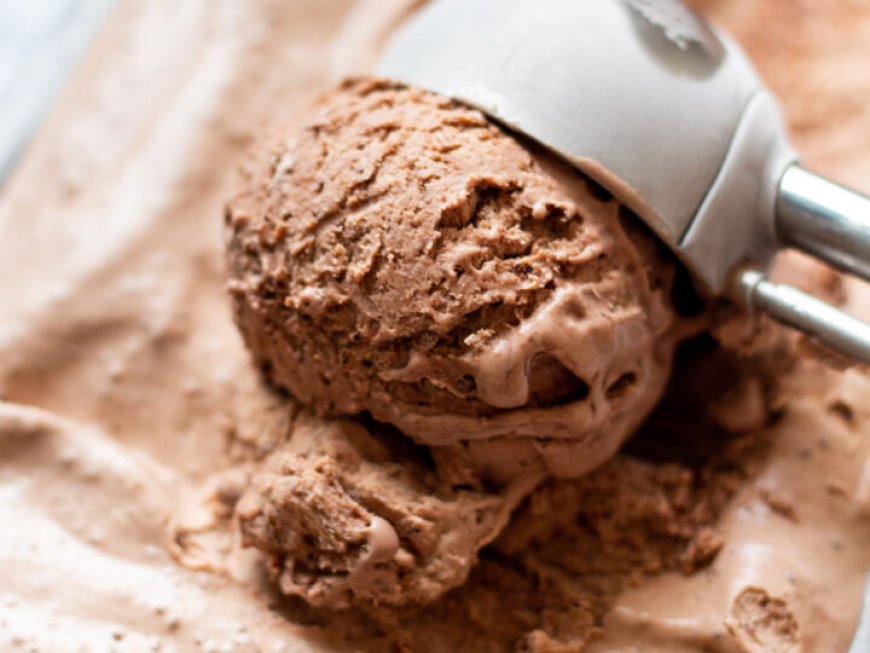 No-Churn Chocolate Ice Cream