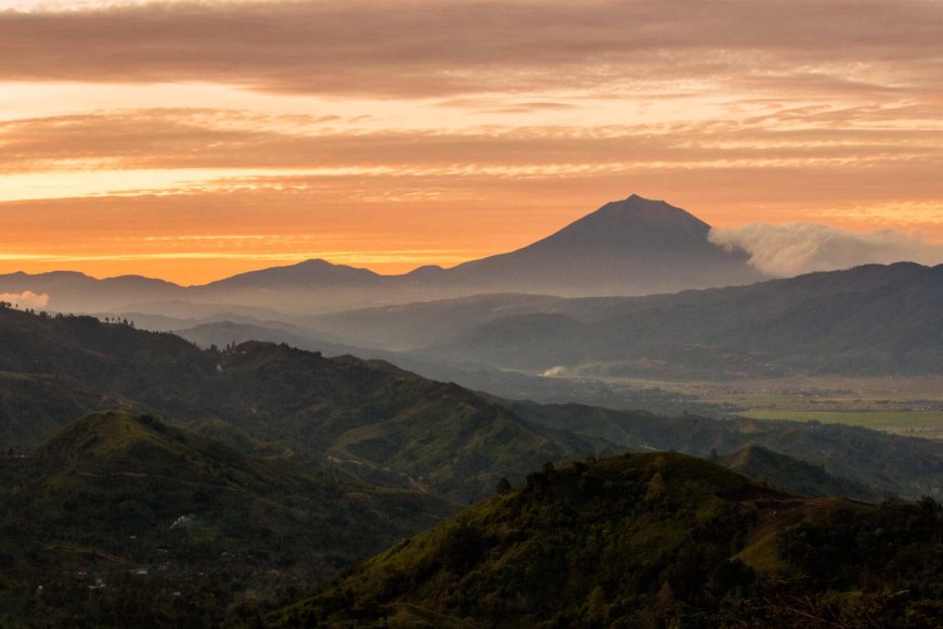 Lembah Kerinci Taman Nasional Kerinci Seblat