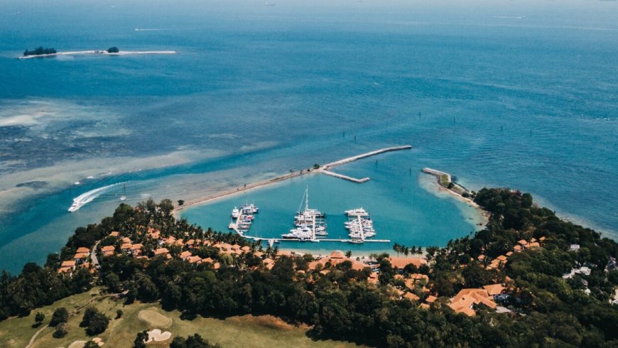 Pulau Batam dari Kepulauan Riau yang indah di sebelah timur