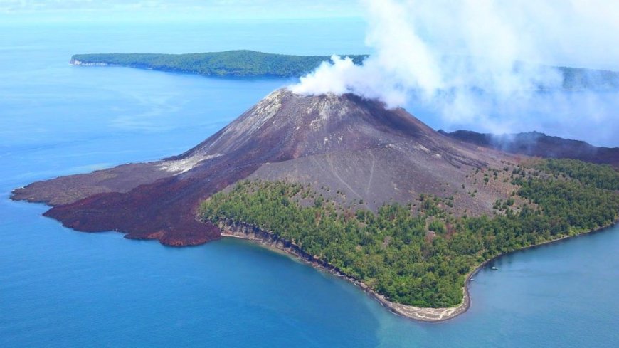 Gunung Krakatau gugusan pulau vulkanik aktif