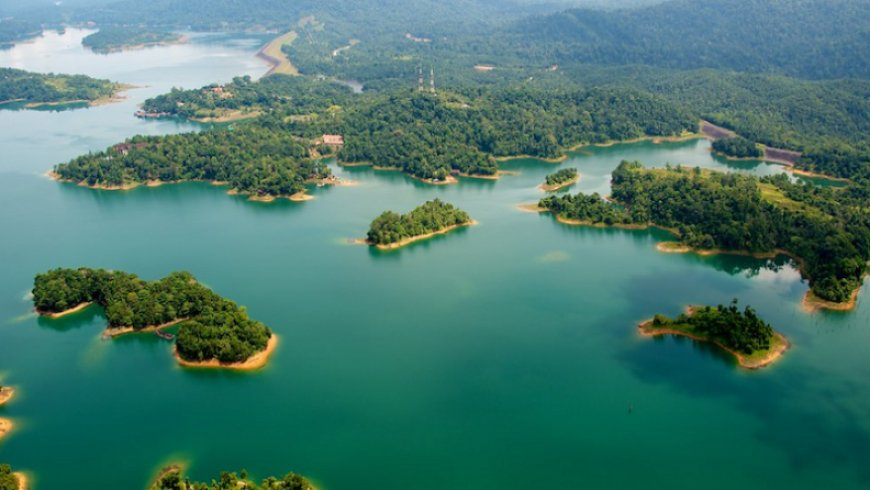 Tasik Kenyir Salah satu objek wisata alam