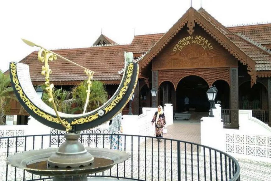 Pasir Salak, sebuah kota kecil di negara bagian Perak , Malaysia