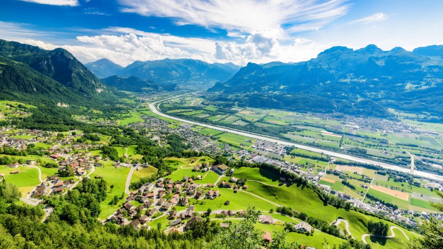 Liechtenstein rumah bagi kastil bergaya Gotik