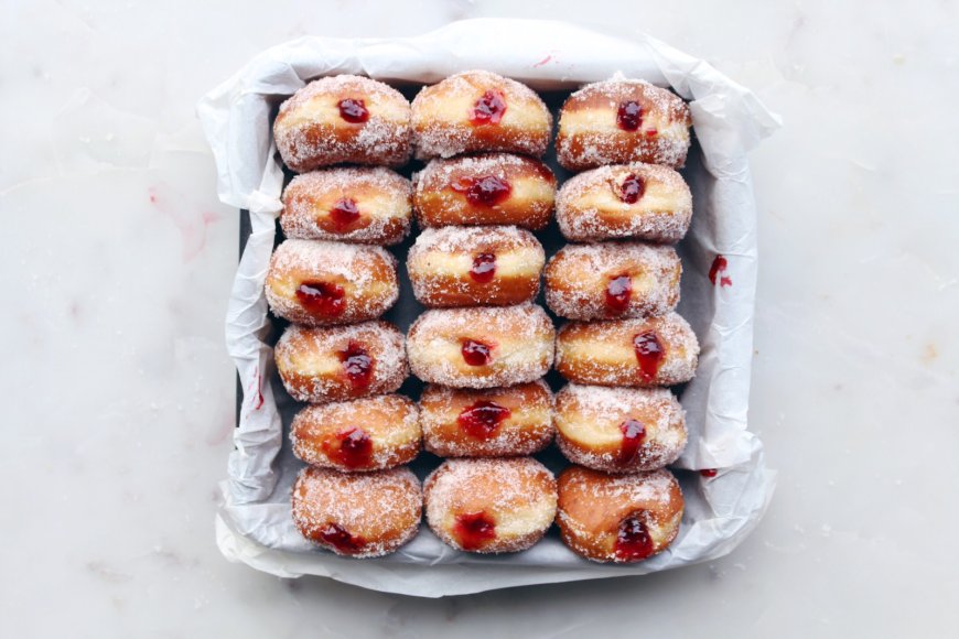 Donat Berlubang dengan Selai Raspberry